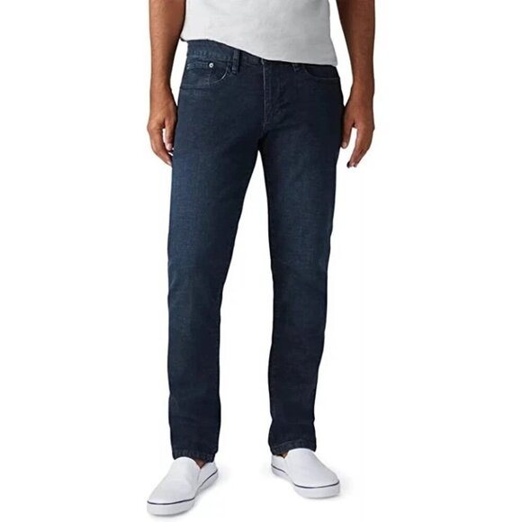 NEW Izod Men's 32x30 Straight Fit Jeans Dark Blue Comfort Stretch Denim - Picture 1 of 8